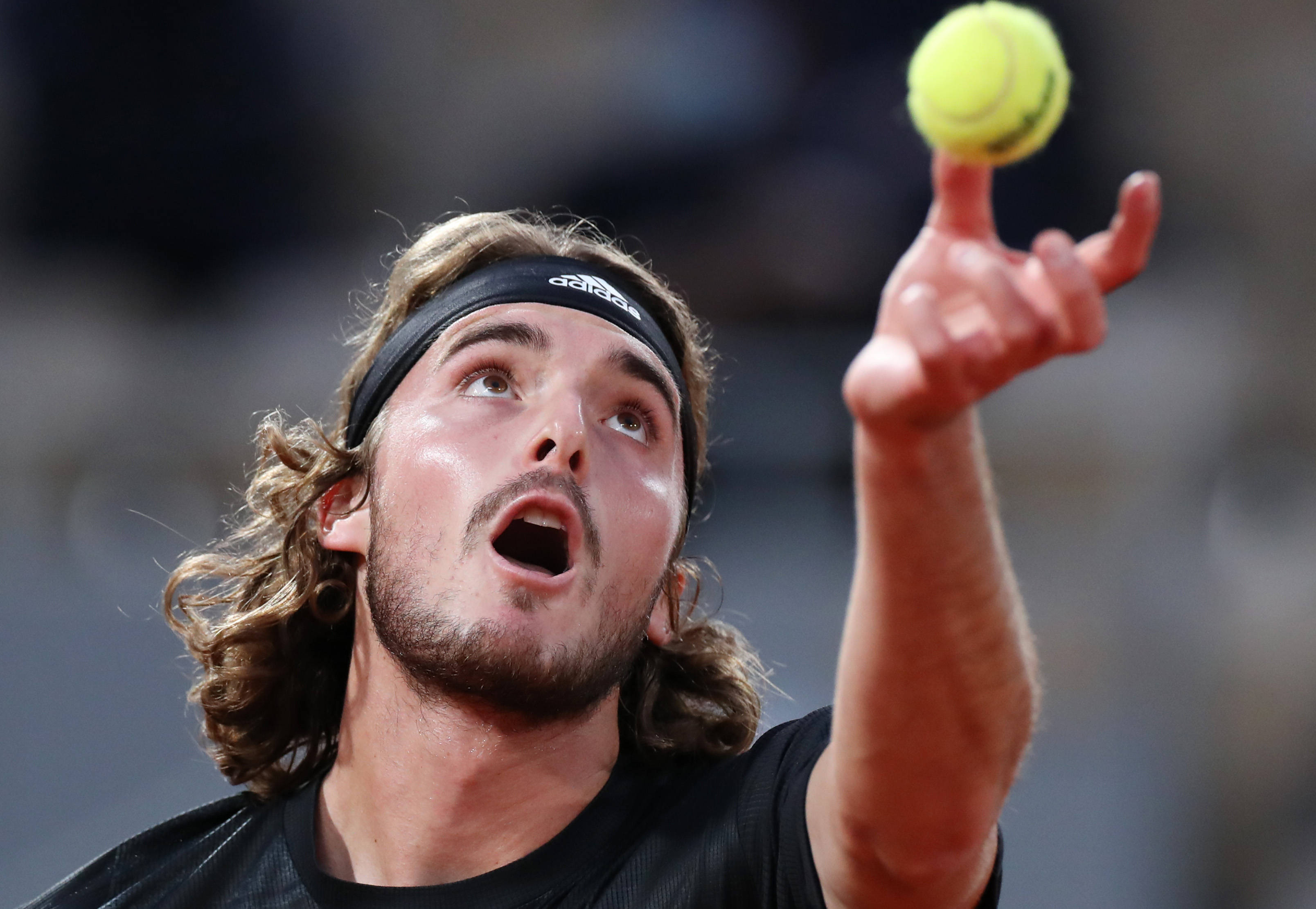 包含欧洲网球队强势世界网球队，西西帕斯三分雨点燃全场的词条