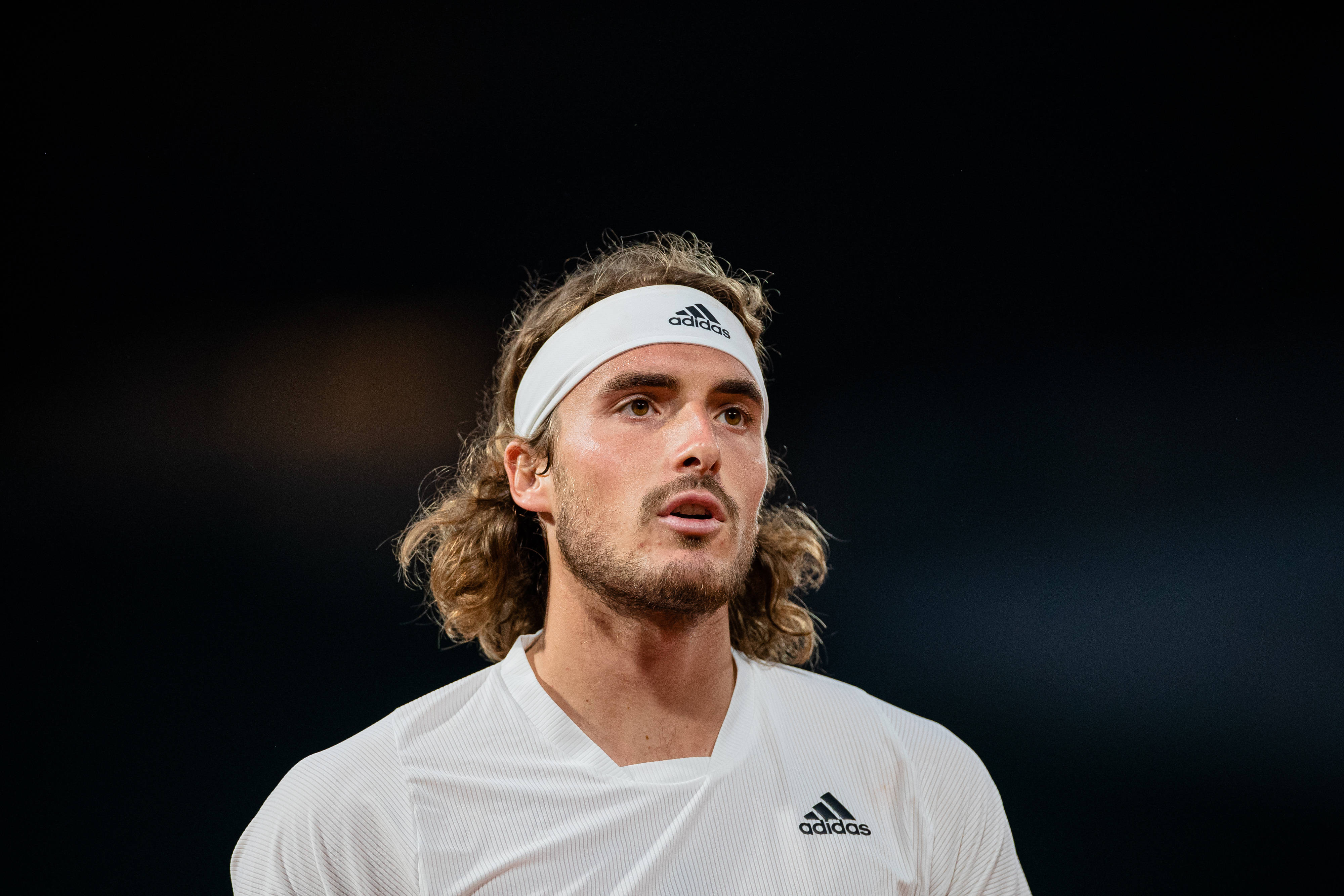 西班牙网球队血洗美国网球队，西西帕斯高光表现的简单介绍