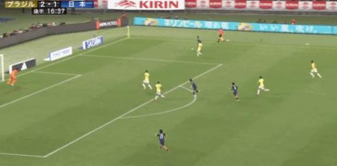 里昂逆转土耳其，马丁内利带队取胜