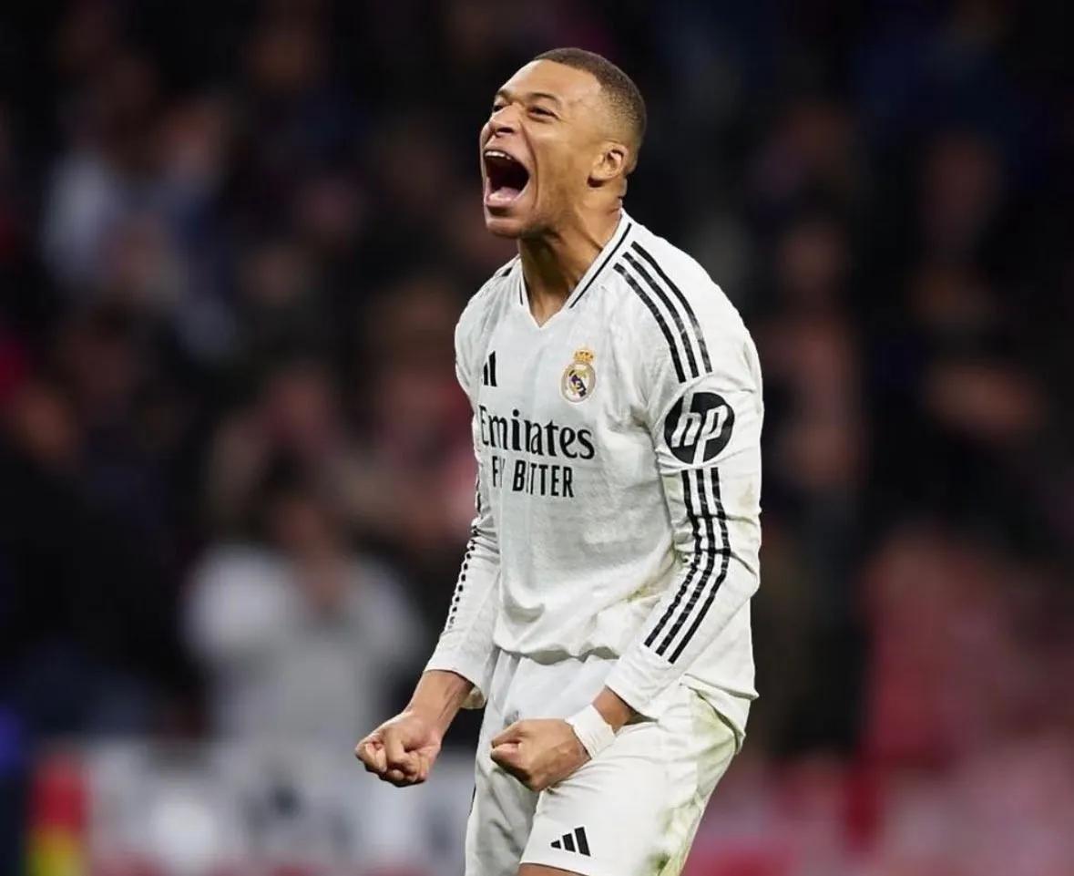 包含皇马逆转晋级，欧冠末轮燃爆全球球迷的词条