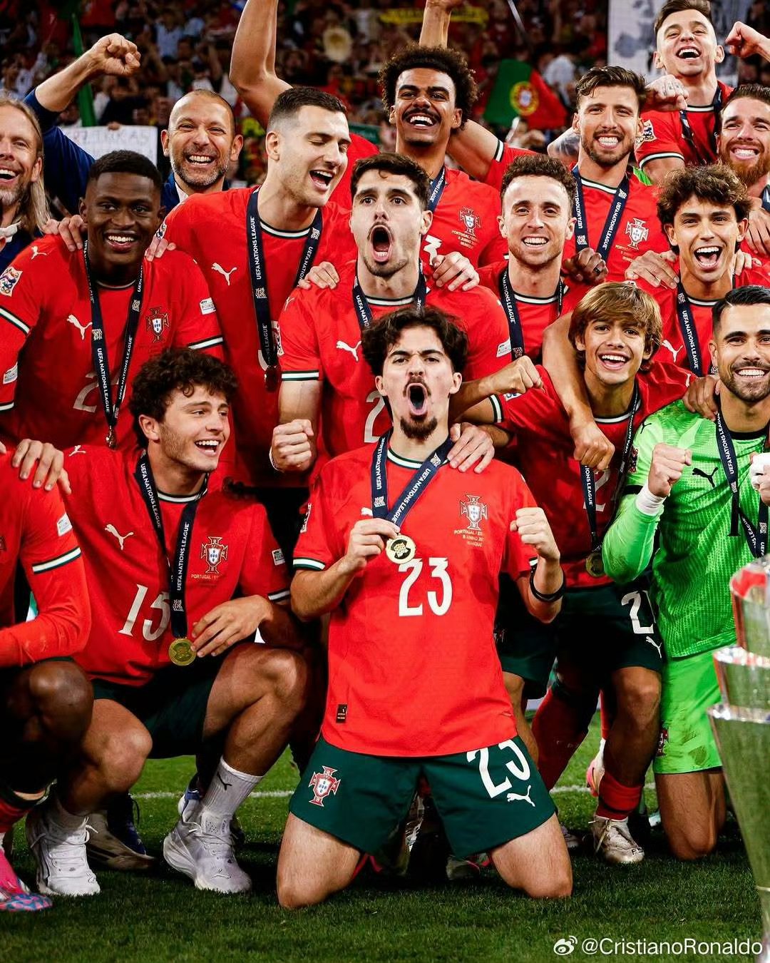 欧洲国家队选拔赛热火朝天，各队球员努力备战的简单介绍