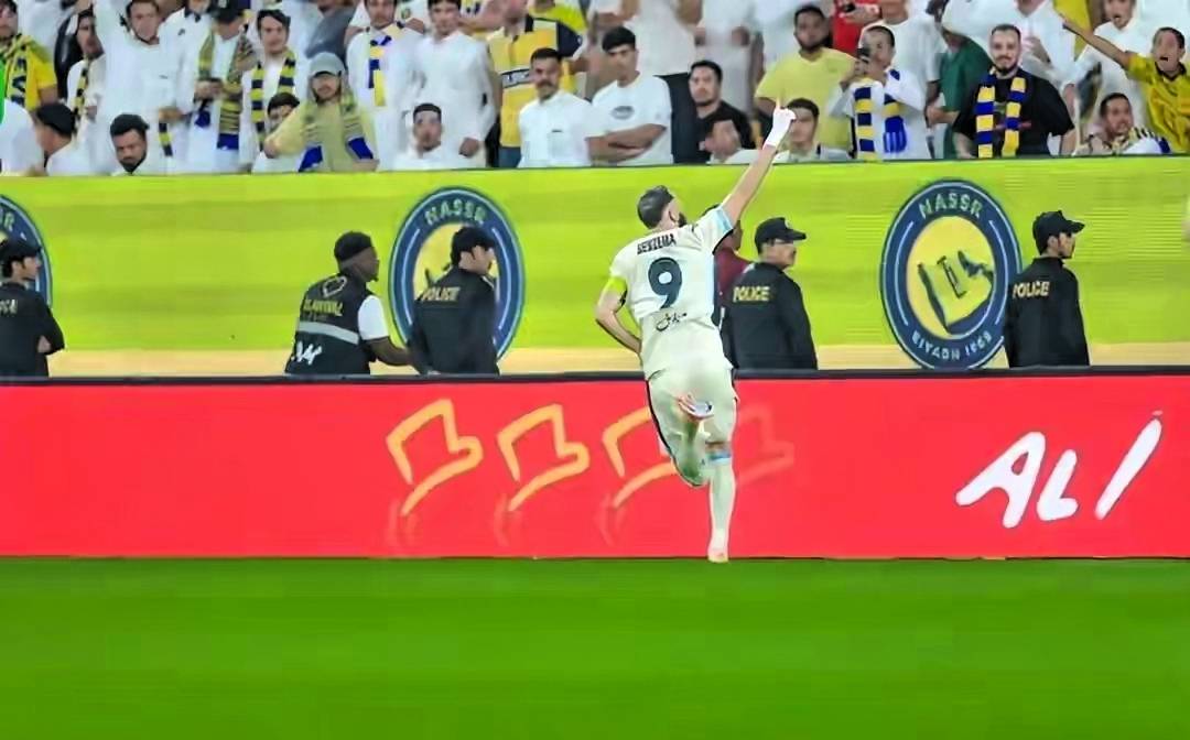 那不勒斯客场击败巴勒莫,争冠气势如虹的简单介绍 那不勒斯客场击败巴勒莫,争冠气势如虹的简单介绍