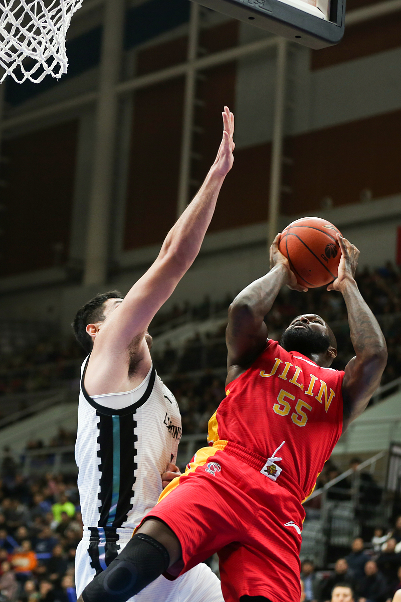 防守稳固，球队成功挺进下一轮比赛的简单介绍