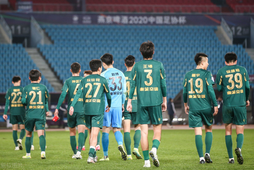 关于富力背水一战，迎战绿城争取保级机会的信息