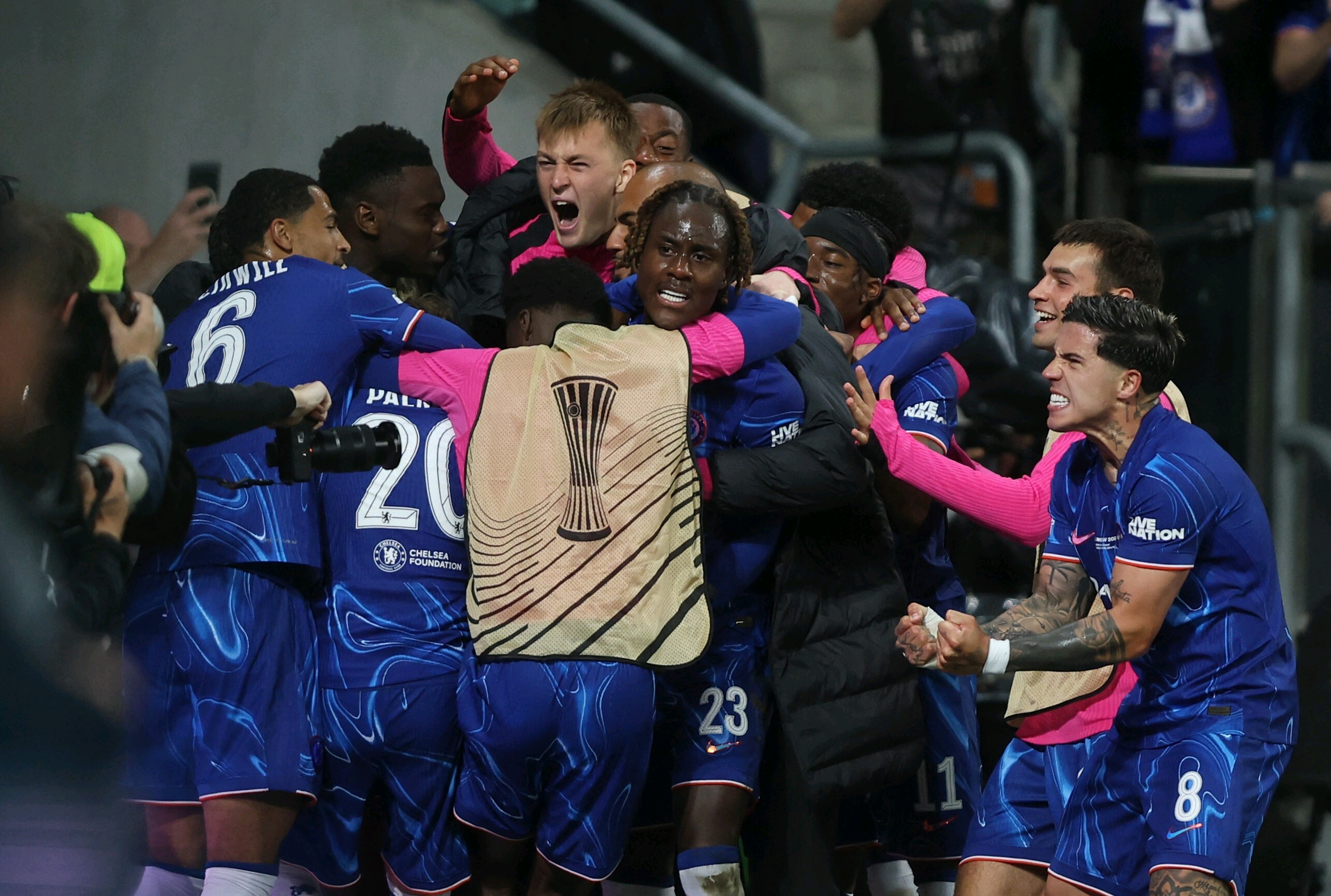 半决赛爆发：欧洲杯巨星们的激烈角逐的简单介绍