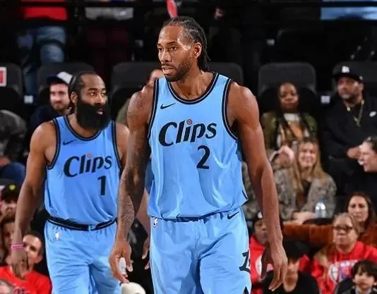 中国男篮翻盘灰熊，伦纳德制霸全场