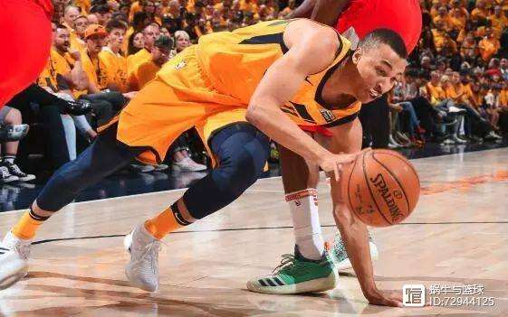 关于立陶宛男篮爆冷火箭，萨姆·米切尔高光表现的信息