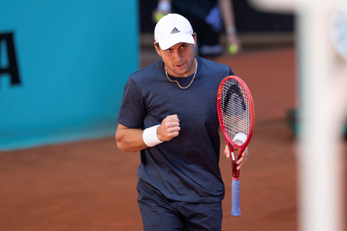 关于立陶宛男篮爆冷火箭，萨姆·米切尔高光表现的信息