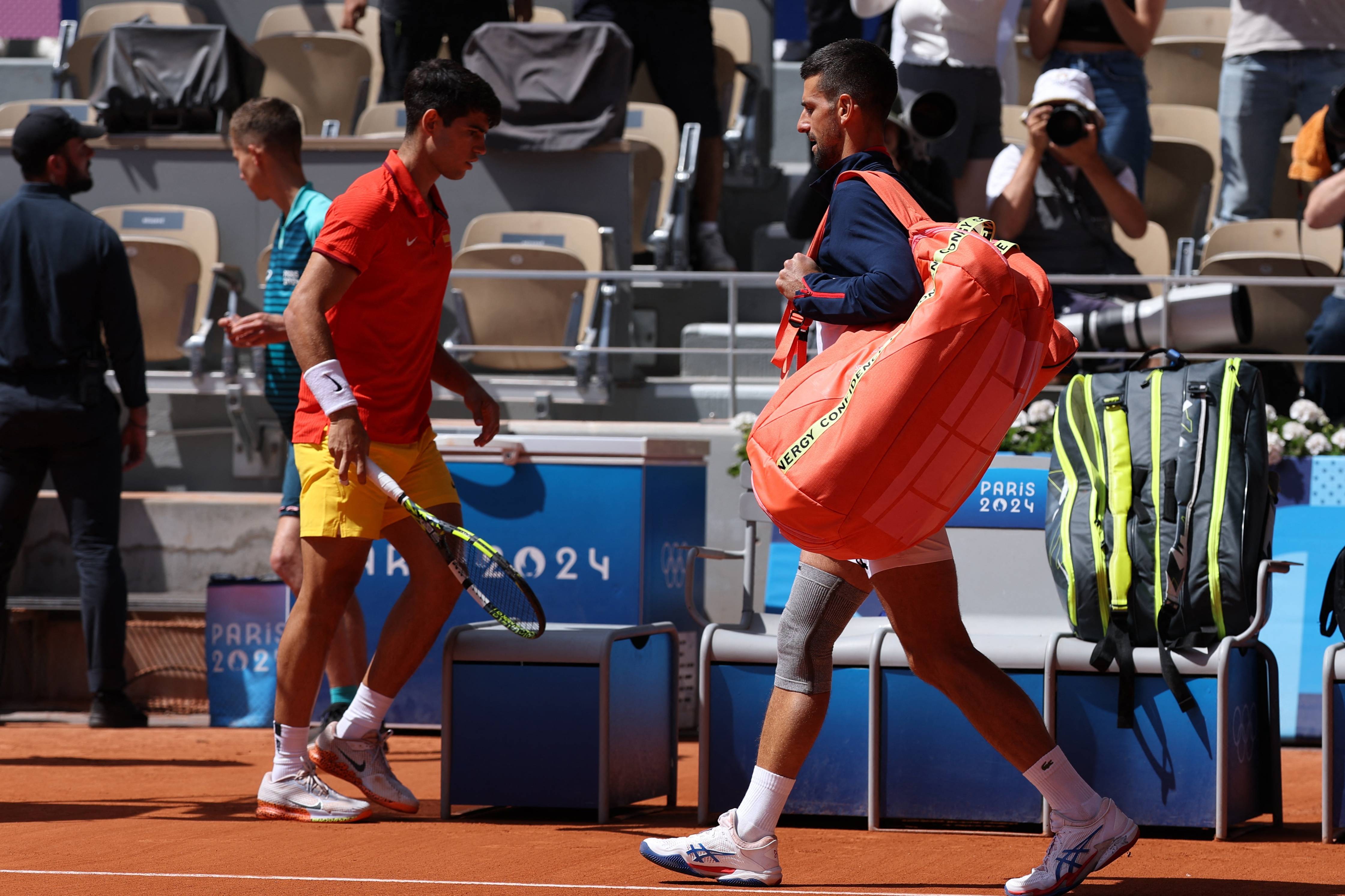 关于澳网险胜联合杯，德约科维奇统治全场的信息