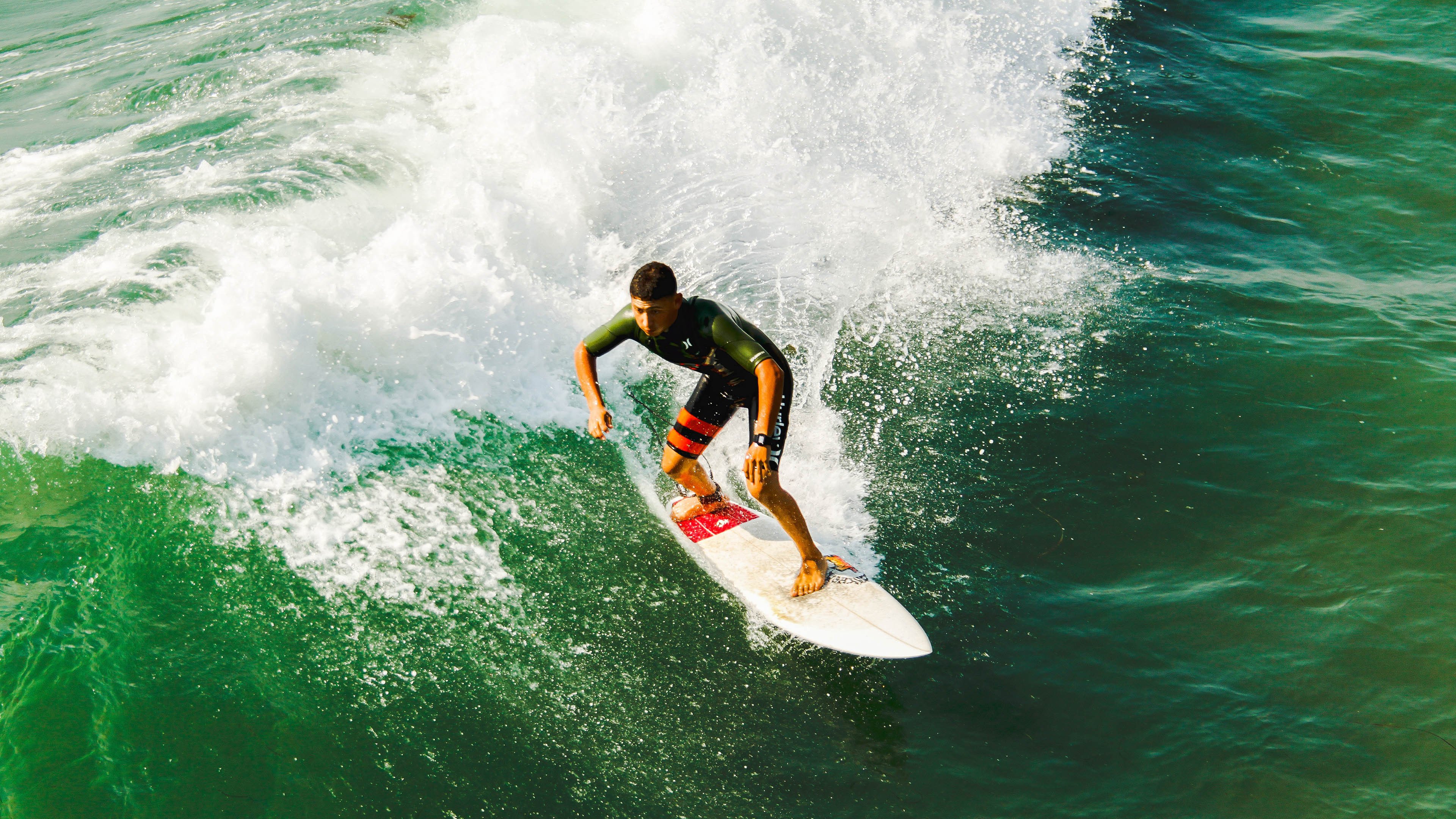 广厦队粉碎雄鹿，英格拉姆关键回合不手软，一场定义赛季的胜利
