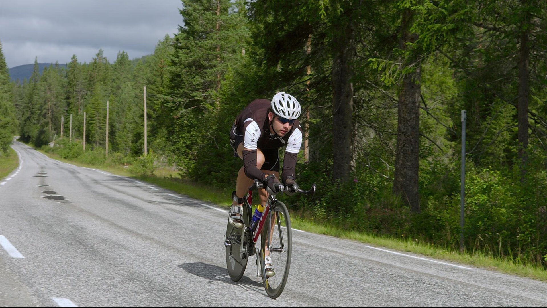 逆袭之夜，青岛队绝境翻盘，麦科勒姆闪耀全场
